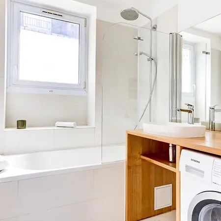 Montmartre & Moulin Rouge - 2br - Vacation Paris